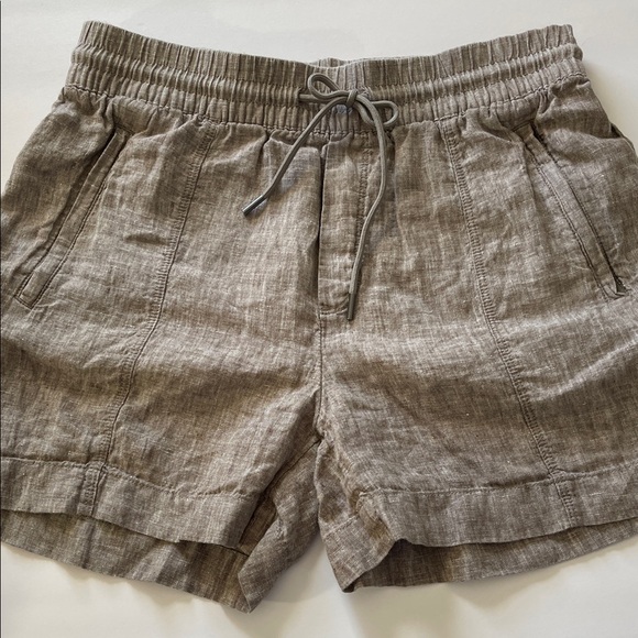 Athleta Linen Shorts in Neutral Sunwashed Driftwood Brown Gray. Size Medium - Picture 10 of 12